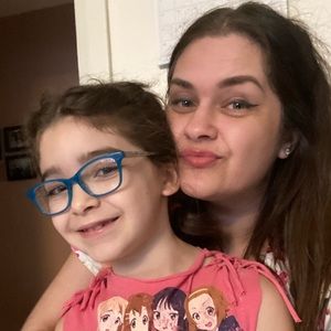 Meet your Posher, Deena